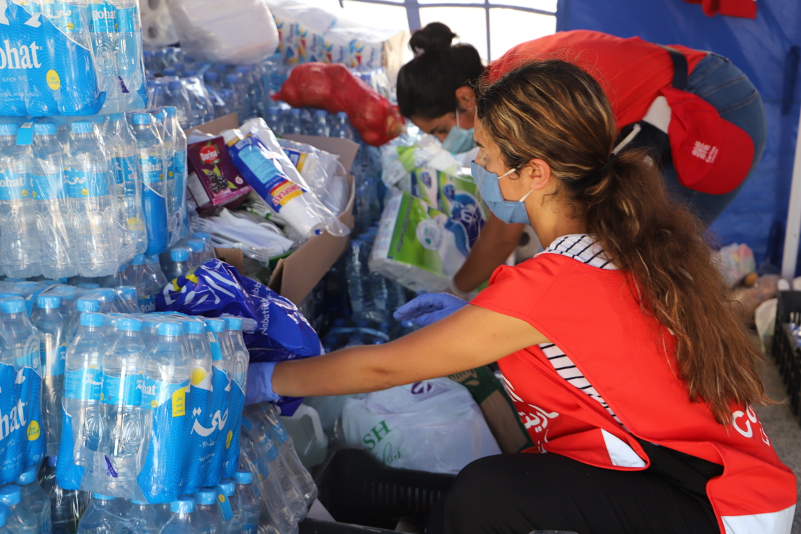 Volunteers Distribute Aid In Beirut. Photo Caritas Lebanon (2)