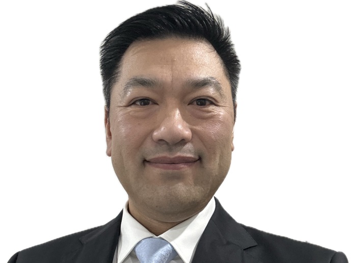 Yuen Clem Headshot (1)